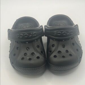 CROCS Black Baby Walker Shoes with Perforated Design